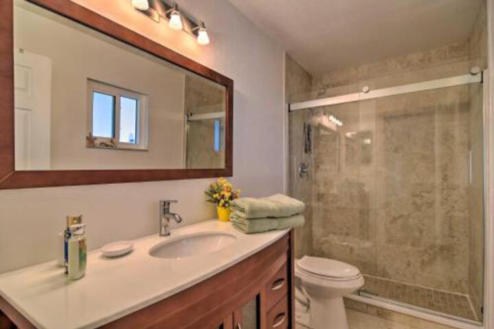 Updated Apollo Beach Home W / New Dock & Hot Tub! - thumb 3