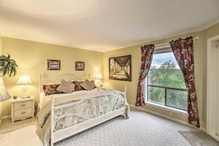 Condo With Balcony In Fairfield Bay Near Marina - thumb 0