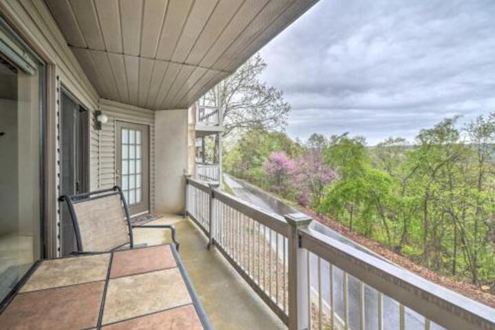 Condo With Balcony In Fairfield Bay Near Marina - thumb 1