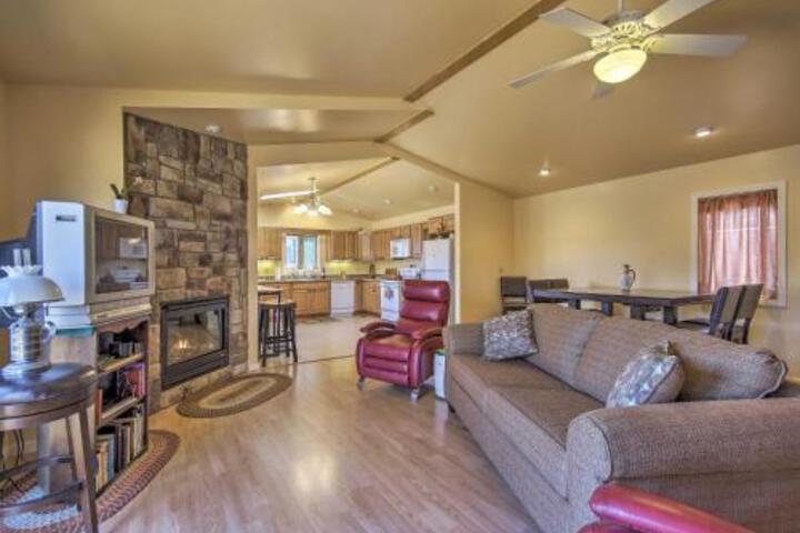 Deep Creek Lake Townhome With Deck & Water Views - thumb 1