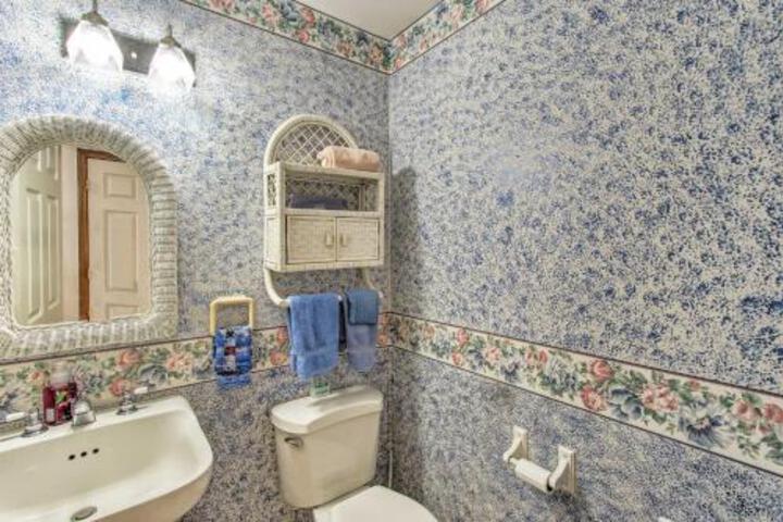 Waterfront Algonac House With Deck & Grill! - thumb 0