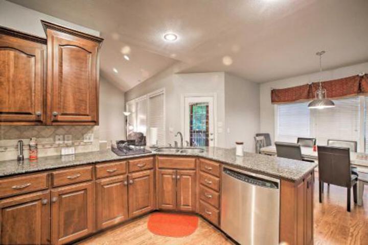 Bentonville Home With Pool Table 2 Mi To Downtown! - thumb 3