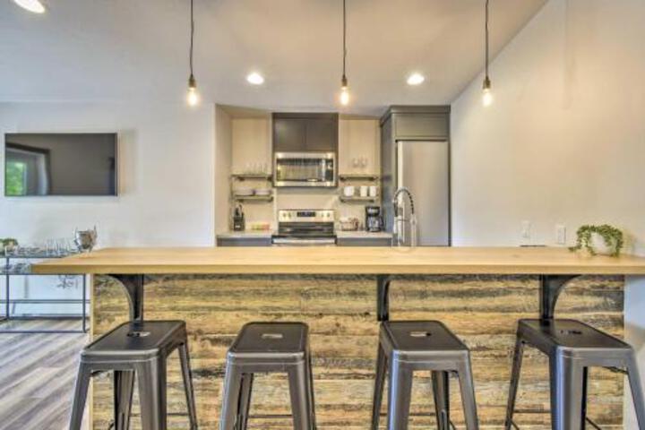 Townhome 0.6 Mi To Elkhart Lake Beach / Access! - thumb 6