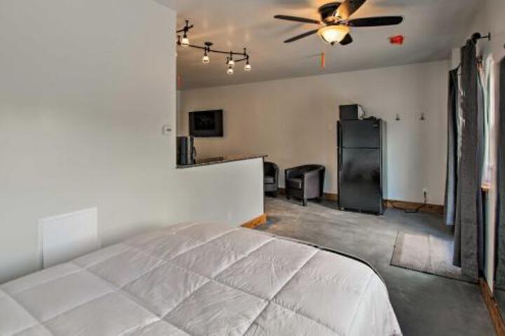 Modern Lava Hot Springs Studio Walk To Pools - thumb 0