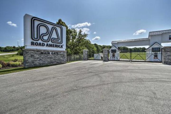 Elkhart Lake Townhome Mins To Road America! - thumb 0