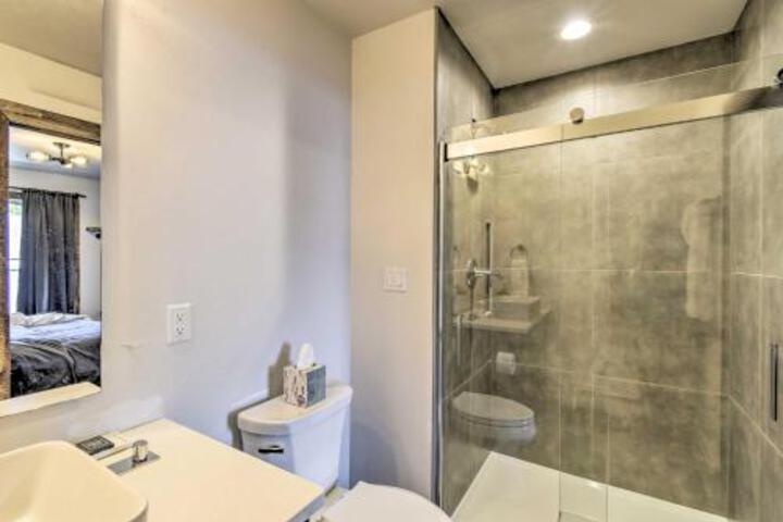 Elkhart Lake Townhome Mins To Road America! - thumb 1