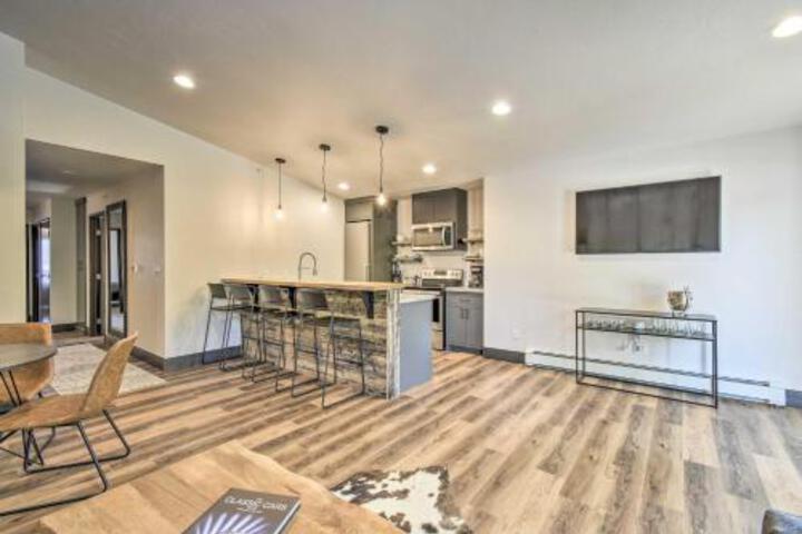 Elkhart Lake Townhome Mins To Road America! - thumb 3