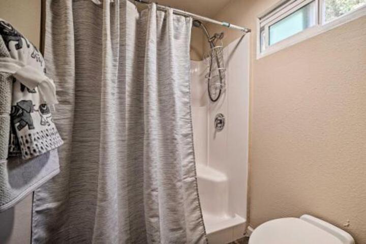 Unique Castro Valley House 30 Mi To San Fran! - thumb 0