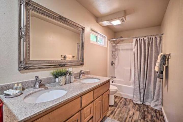 Unique Castro Valley House 30 Mi To San Fran! - thumb 2