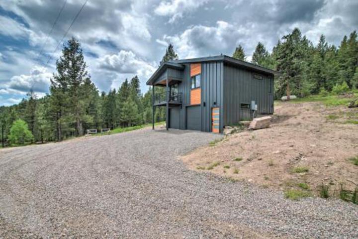 Modern Evergreen Cabin On 35 Acres With Views! - thumb 4