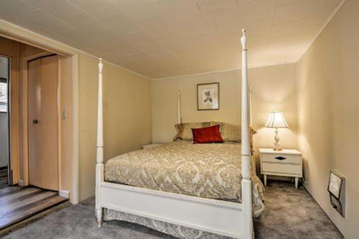 River House Riverfront Home With Pool & Yard! - thumb 4