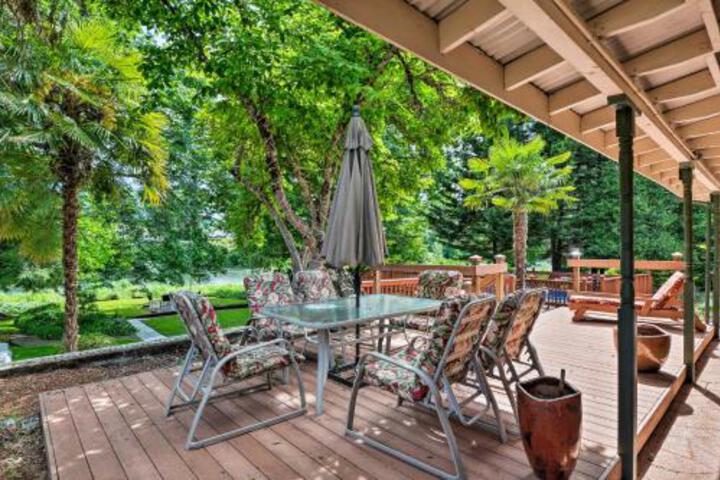 River House Riverfront Home With Pool & Yard! - thumb 6