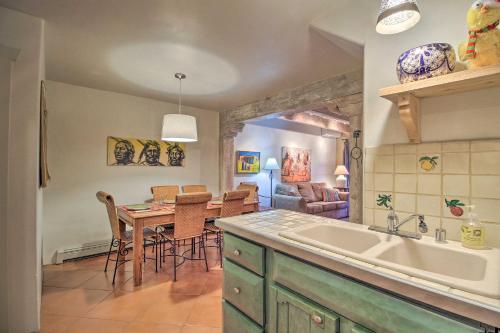 NEW Townhome W / Private Patio Walk To Canyon Road! - thumb 5