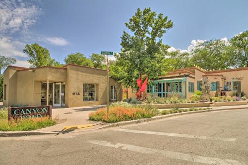 NEW Townhome W / Private Patio Walk To Canyon Road! - thumb 6