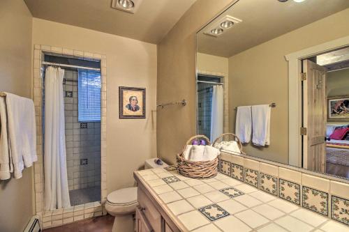 NEW Townhome W / Private Patio Walk To Canyon Road! - thumb 4