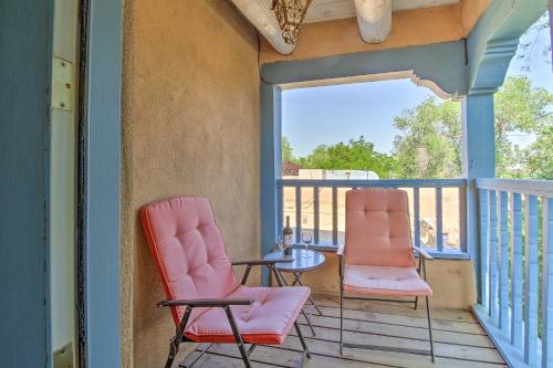 NEW Townhome W / Private Patio Walk To Canyon Road! - thumb 0
