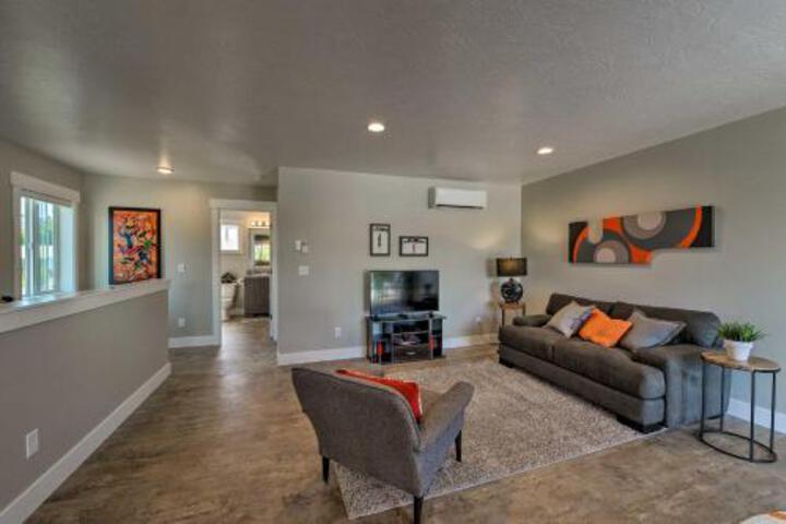 Modern Apt 7 Mi To St. Anthony Sand Dunes! - thumb 3