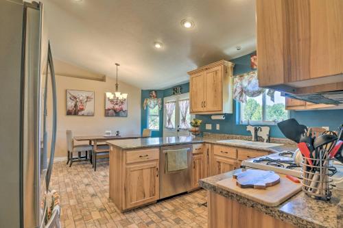 NEW Family Home W / Yard 30 Min To Bryce Canyon NP - thumb 0