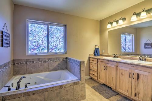 NEW Family Home W / Yard 30 Min To Bryce Canyon NP - thumb 5