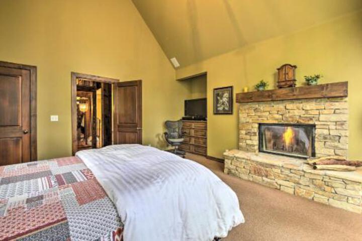 Incredible Lake Arrowhead Home With Views & Decks! - thumb 4