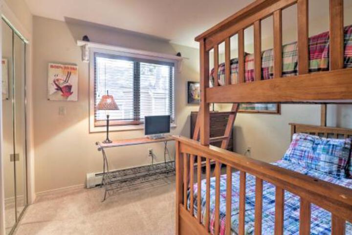 Incline Village Condo W / Amenities + Deck! - thumb 4
