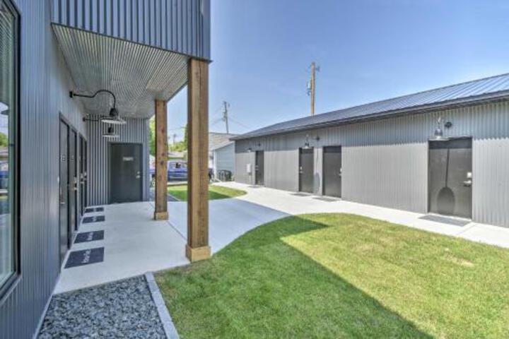 Elkhart Lake Townhome 20 Mi To Sheboygan! - thumb 1