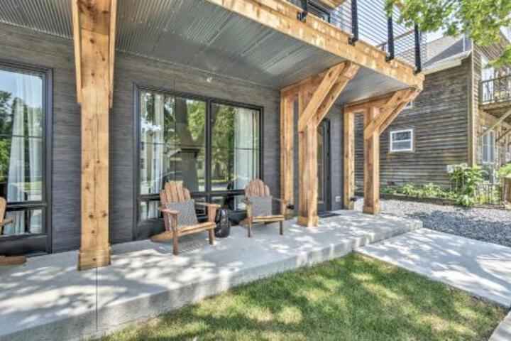 Elkhart Lake Townhome 20 Mi To Sheboygan! - thumb 4