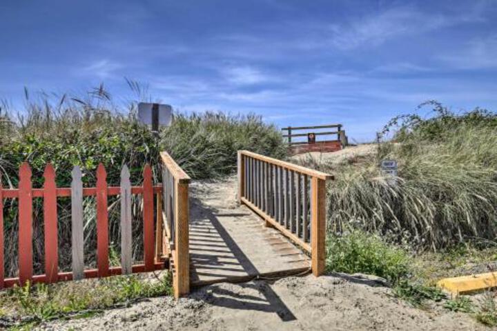 Oceanfront Rockaway Beach Condo: Pet Friendly - thumb 6