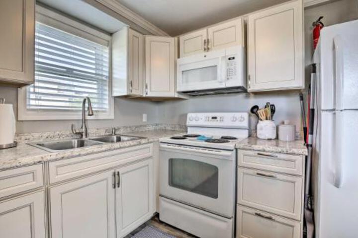 Oceanfront Rockaway Beach Condo: Pet Friendly - thumb 1
