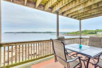 Oceanfront Salem Condo w / Deck Walk to Beach