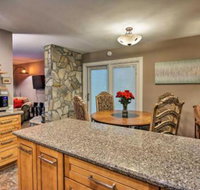 NEW NC Hideaway w / Scenic Deck 17 Mi. to Asheville - Tourism Bookings
