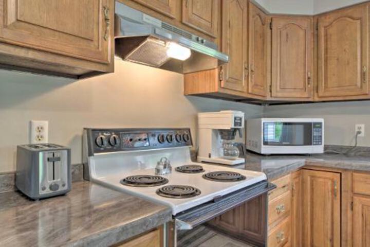 Pet Friendly Spring Grove Home With Serene Yard! - thumb 2