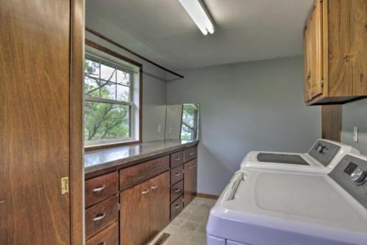 Pet Friendly Spring Grove Home With Serene Yard! - thumb 3