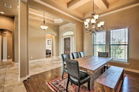 Upscale La Vernia House 30 Mi. to San Antonio