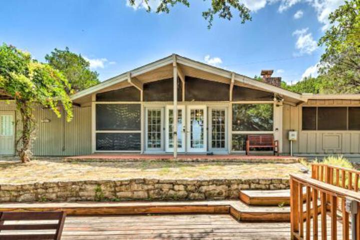 Lago Vista Home With Deck Fire Pit & Lake Views - thumb 0