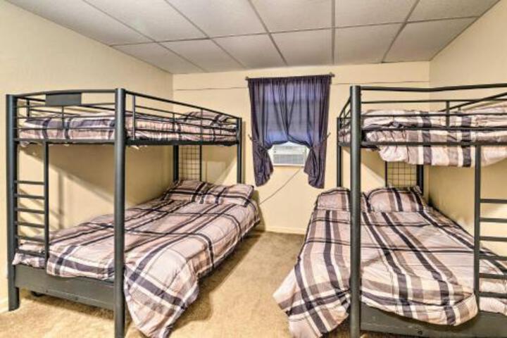 Lago Vista Home With Deck Fire Pit & Lake Views - thumb 3