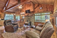 Secluded Stanardsville Cabin w / View  Hot Tub