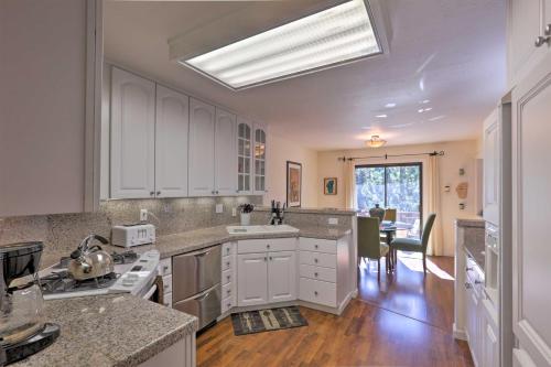 NEW! Resort Home 3 Mi To Lake Tahoe & Ski Resort! - thumb 5