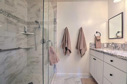 NEW! Resort Home 3 Mi To Lake Tahoe & Ski Resort! - thumb 4