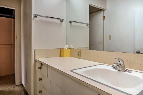 Event Friendly Bartlesville Home On 8 Acres! - thumb 3