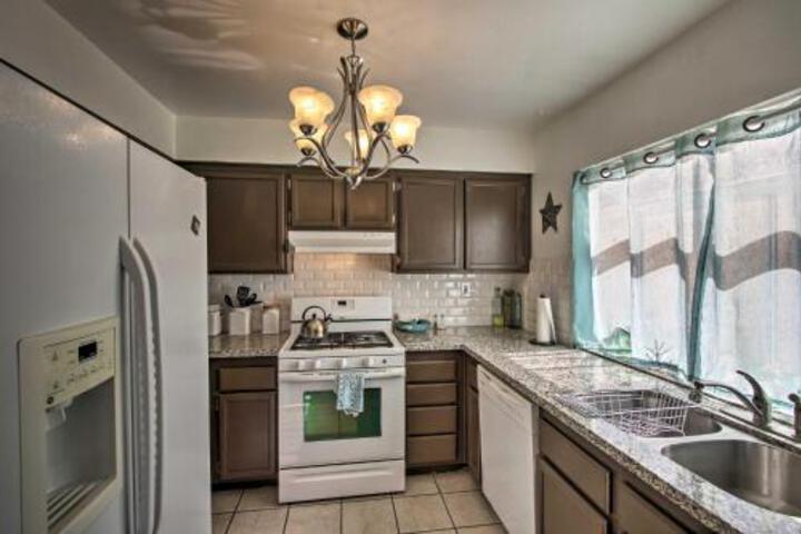 San Jacinto Country Club Home With Amenities! - thumb 3