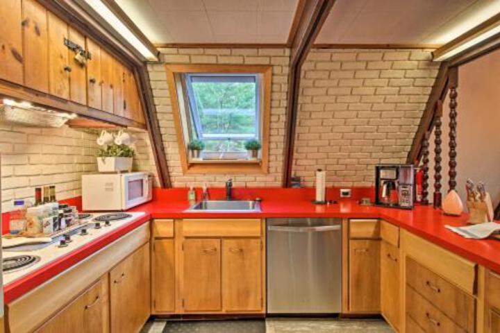 Ski Chalet On Saco With Mtn View 2Mi To Attitash - thumb 3