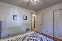 Cabin w / Large Deck 1Block to Coconino Forest