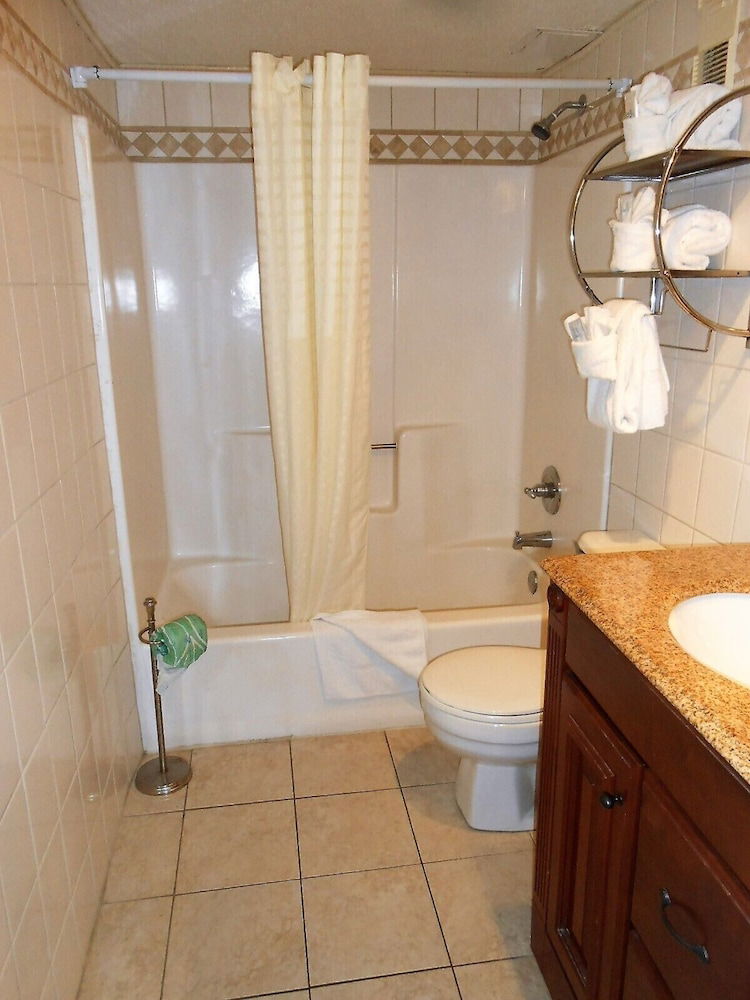 0611 Waters Edge Resort Condo - thumb 3