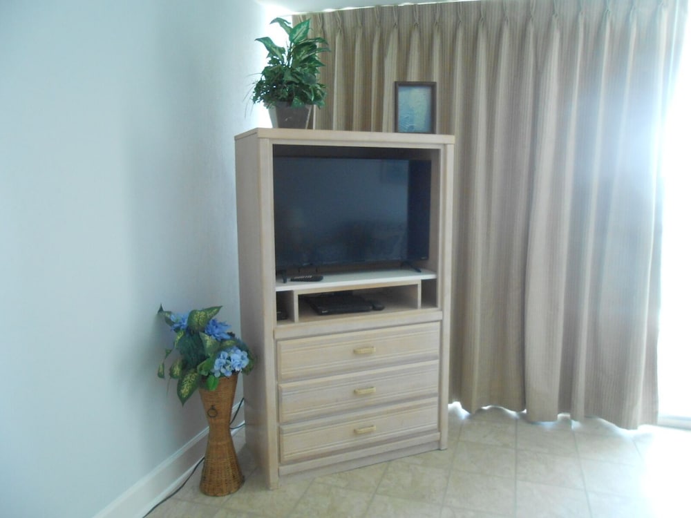 0902 Waters Edge Resort Condo - thumb 5