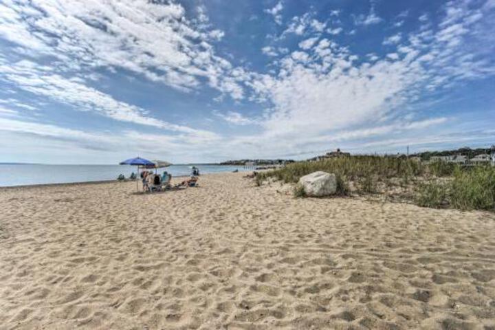 East Falmouth Home W / Pool Near Downtown & Beach - thumb 2