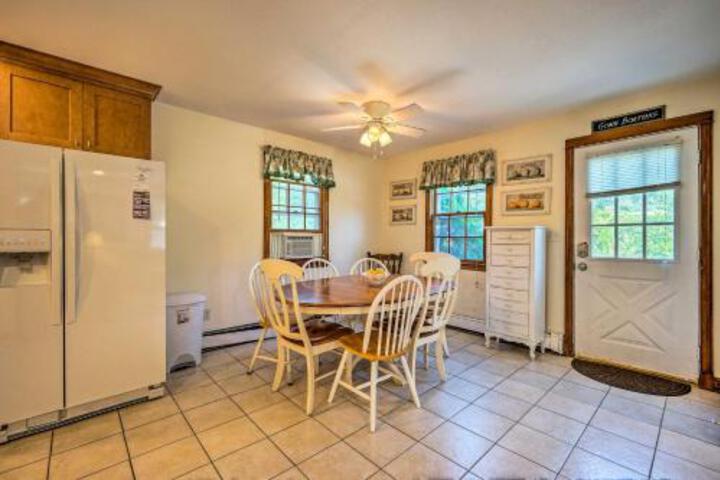 East Falmouth Home W / Pool Near Downtown & Beach - thumb 6