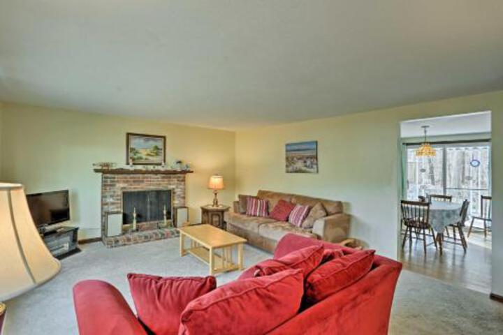 Quiet Brewster House With Deck Mins To Bay Beaches! - thumb 6