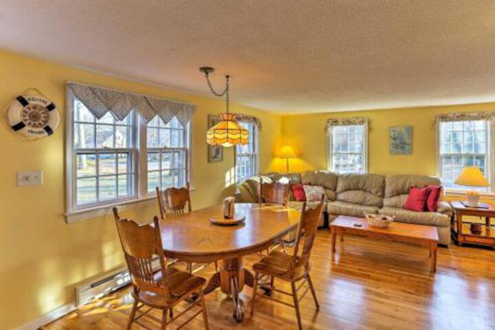 Spacious East Falmouth House Walk To Great Pond! - thumb 4