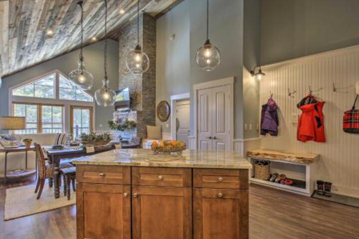 Lux Penthouse Level Ski In / Out Cranmore Mtn Condo! - thumb 1